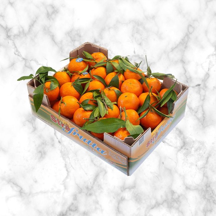 clementines_with_leaves_southern_italy