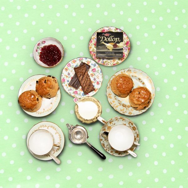 english_tea_hamper_with_cake_for_8_the_artisan_food_company