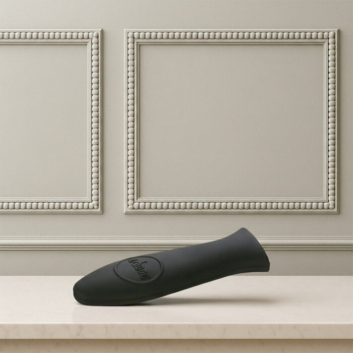 lodge_black_silicone_hot_handle_holder