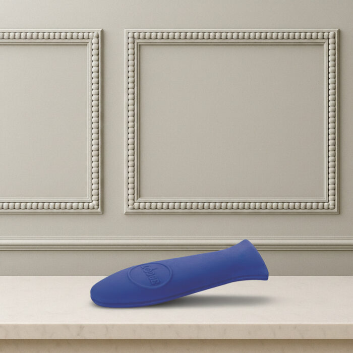 lodge_blue_silicone_hot_handle_holder