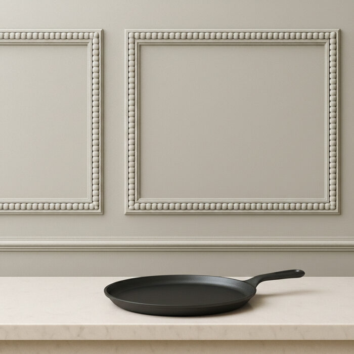 lodge_cast_iron_round_pancake_skillet,_26.5cm