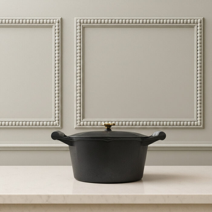 lodge_finex_cast_iron_dutch_oven,_4.73ltrs