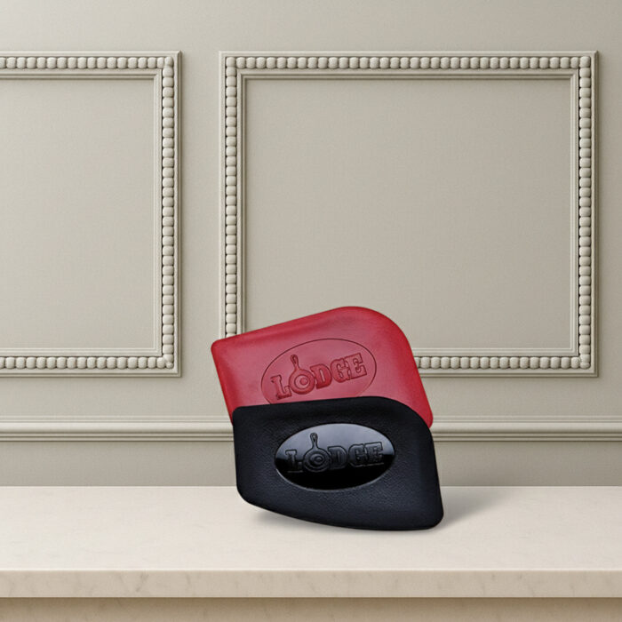 lodge_pan_scrappers,_black_and_red_set_of_2