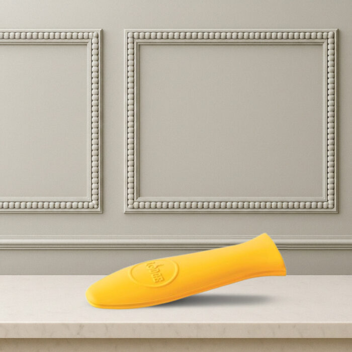 lodge_yellow_silicone_hot_handle_holder