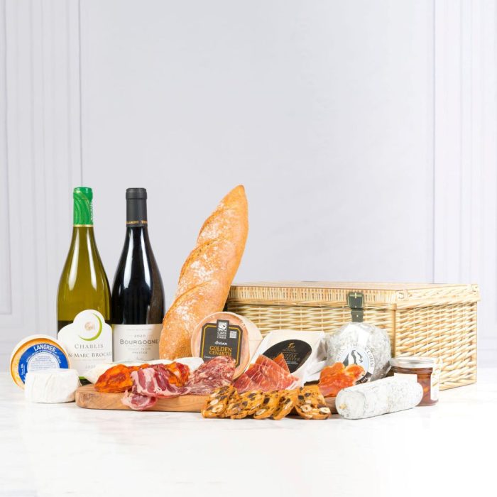 gourmet_cheese_and_charcuterie_hamper