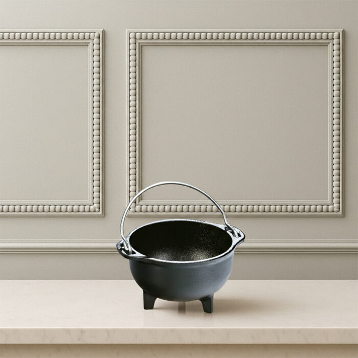 lodge_cast_iron_country_kettle,_heat-treated