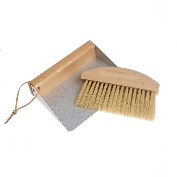valet_table_dust_pan_and_brush_16_x_13.5_x_4cm