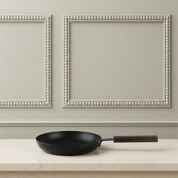 black-,-pan,-by-lara-caffi,-cm-24,-shining-black